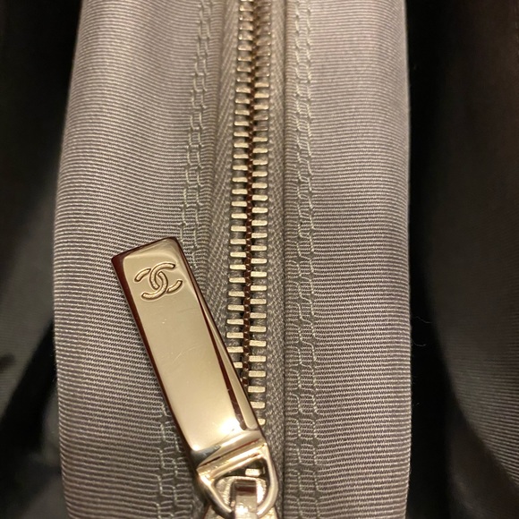 Sold on FB Chanel executive tote - Picture 6 of 13